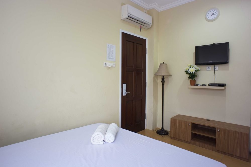 Reddoorz @ Kwitang Hotel Jacarta Exterior foto