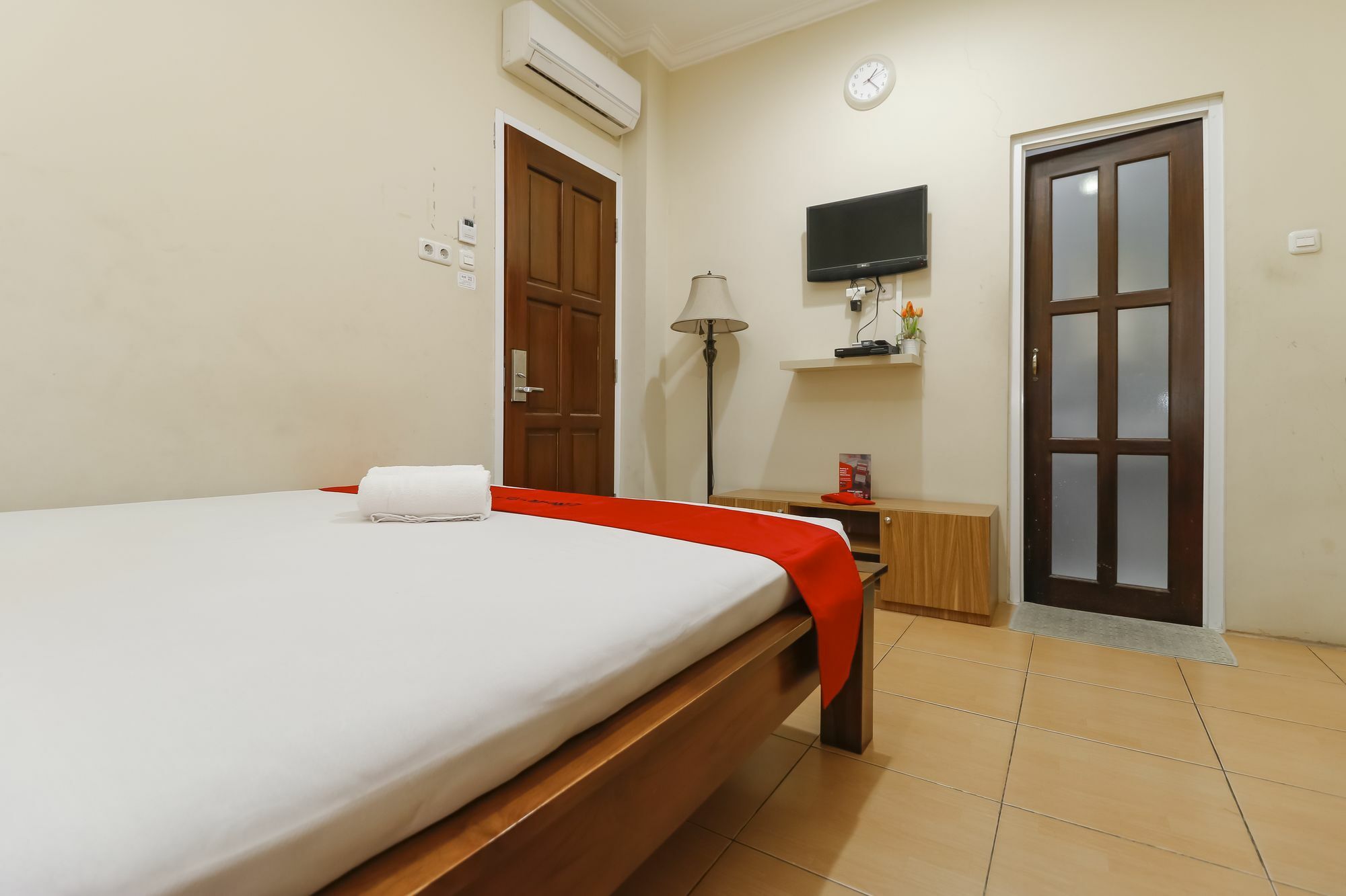 Reddoorz @ Kwitang Hotel Jacarta Exterior foto