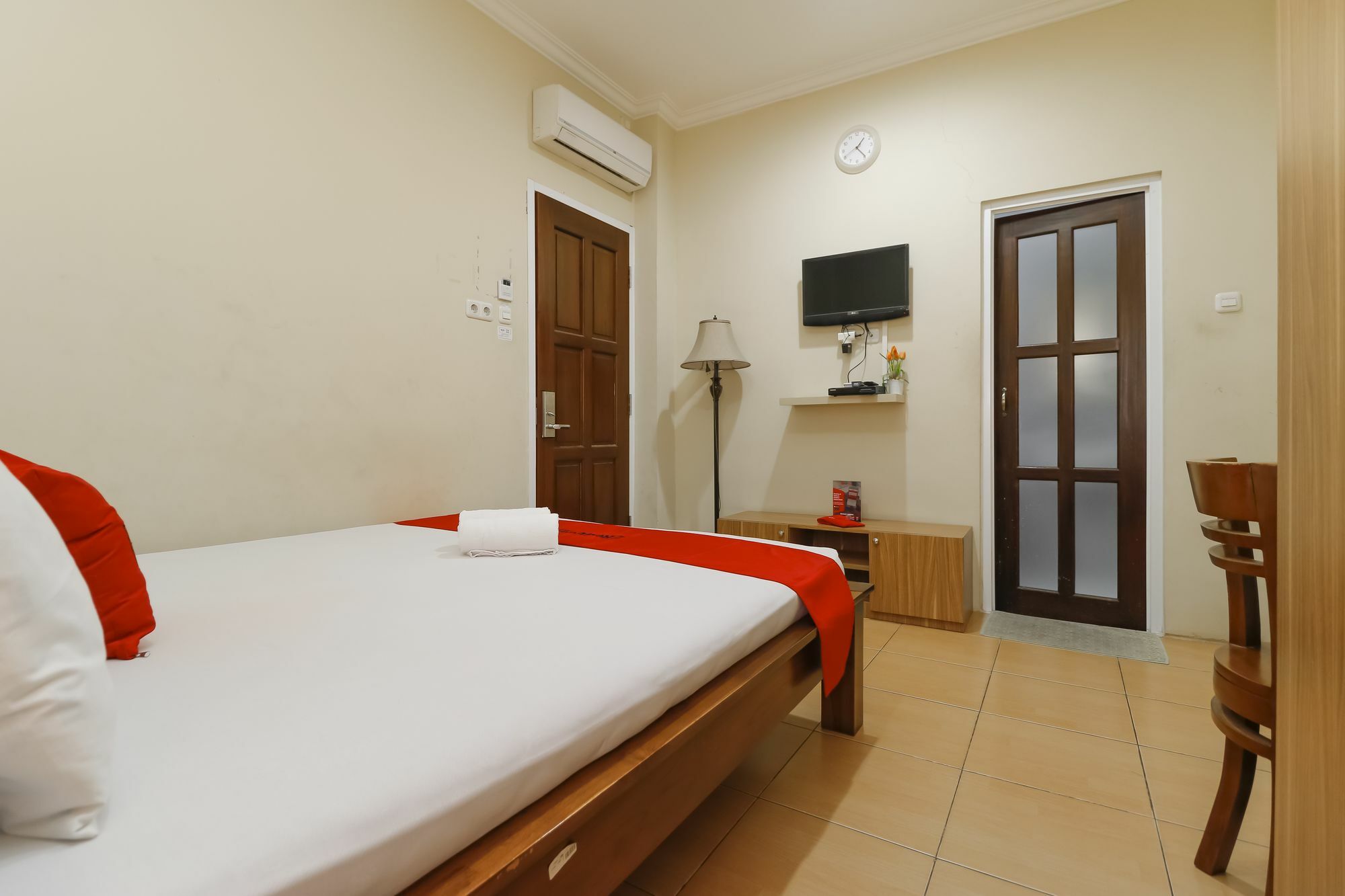 Reddoorz @ Kwitang Hotel Jacarta Exterior foto